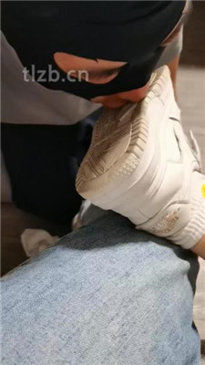 图片[5]_【优优】脏鞋虐废不听话的狗奴_绳艺库视频下载