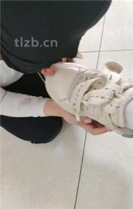 【爱可呀】双S玩学姐-清理鞋底/胶带封嘴/吹风机加热吸味_绳艺库视频下载