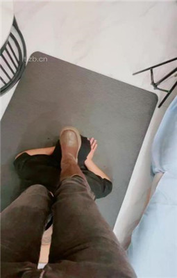 图片[7]_【利娜】长靴裸足踩狗头-伺候主人沐足_绳艺库视频下载