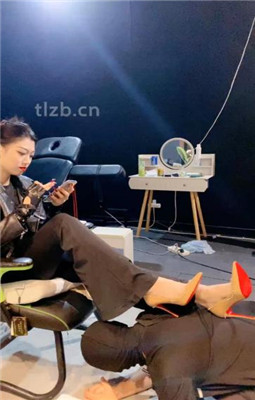 图片[4]_【冰诺】连环耳光狂抽/人肉脚垫_绳艺库视频下载