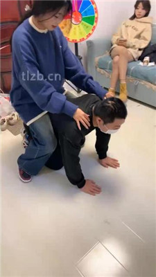 图片[20]_【精神小妹】幸运大转盘-群殴-踢踹踩跺/耳光坐头_绳艺库视频下载