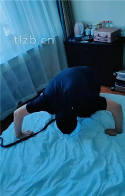 图片[8]_【伯爵】车站后车不忘玩狗_绳艺库视频下载