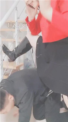 图片[2]_【美容院S】当脚垫/舔脏鞋/臭脚踩脸_绳艺库视频下载