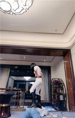 图片[6]_【简一】马术女教练-骑马爬行/鞭打/转胯/闻舔臭脚丫_绳艺库视频下载