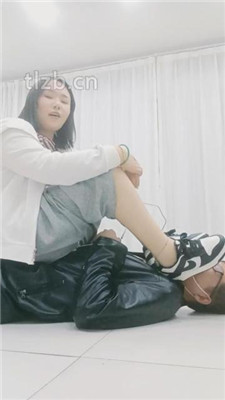 图片[10]_【橙子大大】双M-骑马/揪耳朵/艺术踢踹/转胯/闻白袜_绳艺库视频下载