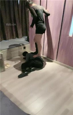 图片[19]_【赵奈奈】没钱交房租被虐-靴子碾脸/艺术踢踹【完整版】_绳艺库视频下载