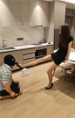 图片[5]_【森田熙子】物化茶几狗/鞭打/碾压踩_绳艺库视频下载