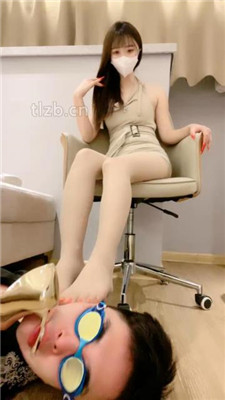 图片[15]_【浅夏大大】漂亮主播S-丝袜高跟-白鞋棉袜踩脚垫_绳艺库视频下载