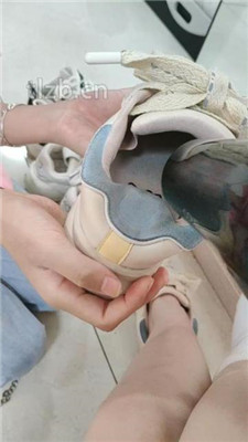 图片[14]_【爱可呀】学姐舌头清洗各种鞋/脚喂食踩舌【完整版】_绳艺库视频下载