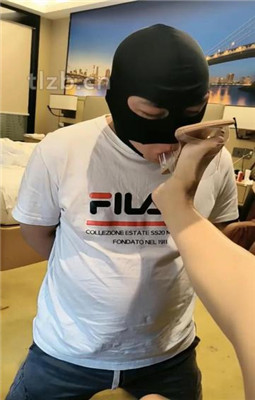 图片[4]_【馨雅】反绑/嘴叼高跟/虐乳/耳光/高跟踩踏/裸足深喉_绳艺库视频下载