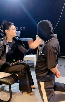 图片[9]_【冰诺】连环耳光狂抽/人肉脚垫_绳艺库视频下载