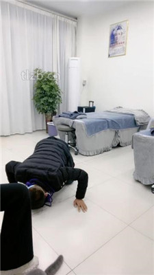 图片[5]_【小九】偷闻原味被暴揍_绳艺库视频下载