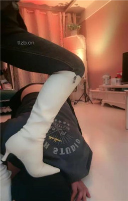 图片[11]_【傲雪】牛仔裤白靴棉袜-全体重踩踏踩脖_绳艺库视频下载