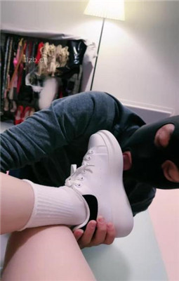 图片[4]_【北京嘟嘟】小白鞋棉袜踩地毯/插嘴_绳艺库视频下载