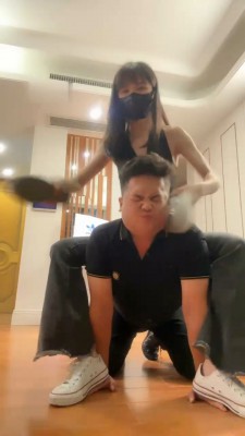 图片[4]_【艺术美学】鞋底耳光/电棍虐打/转胯/全体重踩/白袜脚喂食_绳艺库视频下载