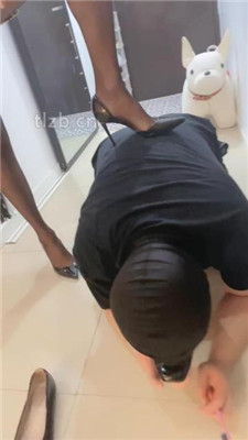 图片[5]_【苒溪】舔鞋不干净的下场_绳艺库视频下载