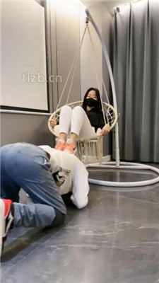 图片[12]_【辣姐】运动鞋全体重踩/船袜脚插嘴/吃袜子/口水吐脸_绳艺库视频下载