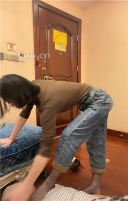 图片[6]_【苏晴】原味黑丝jio捂脸踩踏_绳艺库视频下载