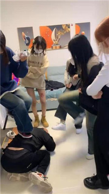 图片[5]_【精神小妹】幸运大转盘-群殴-踢踹踩跺/耳光坐头_绳艺库视频下载