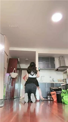 【糯米姐姐】白丝配华伦天奴教训狗奴_绳艺库视频下载