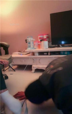 图片[19]_【傲雪】牛仔裤白靴棉袜-全体重踩踏踩脖_绳艺库视频下载