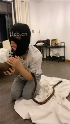 图片[6]_【可儿女王】黑丝高跟美腿跪舔_绳艺库视频下载