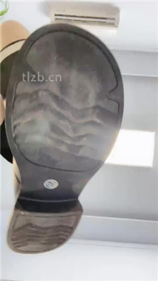 图片[2]_【奈奈】第一视角-脏鞋底胯下辱_绳艺库视频下载