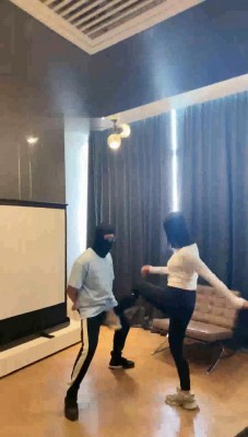 【美美子】双S踢裆场-高跟踩踏碾/手脚鞋底耳光_绳艺库视频下载