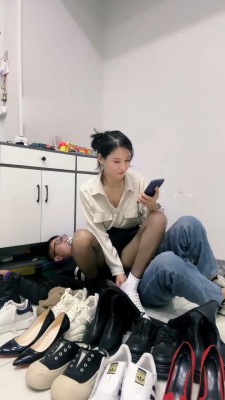 图片[2]_【孤傲女帝】多双鞋子踩踏-全体重踩脸/踩脖窒息_绳艺库视频下载