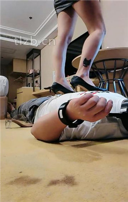 图片[16]_【馨雅】反绑/嘴叼高跟/虐乳/耳光/高跟踩踏/裸足深喉_绳艺库视频下载