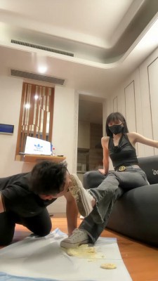 图片[9]_【艺术美学】鞋底耳光/电棍虐打/转胯/全体重踩/白袜脚喂食_绳艺库视频下载