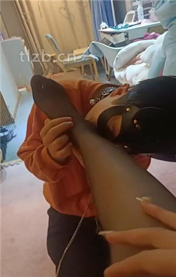 图片[2]_【温妤】黑丝高跟踩脚垫/骑马_绳艺库视频下载