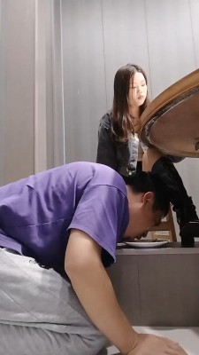 图片[6]_【慕熙】户外桌底视角-伺候主人吃饭【双视角版】_绳艺库视频下载
