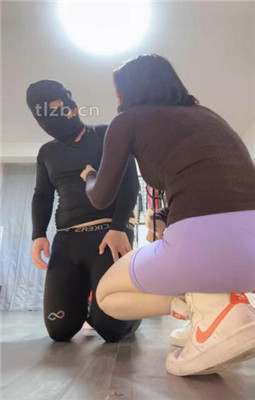 图片[9]_【朱砂痣】滚轮虐肚/踩狗爪/鞭打臭脚捂脸/踩踏耳光_绳艺库视频下载