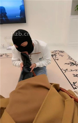 图片[5]_【辣姐】和男友逛街累了让家奴伺候_绳艺库视频下载