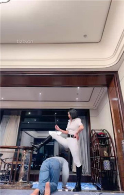 图片[2]_【简一】马术女教练-骑马爬行/鞭打/转胯/闻舔臭脚丫_绳艺库视频下载