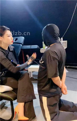 图片[8]_【冰诺】连环耳光狂抽/人肉脚垫_绳艺库视频下载