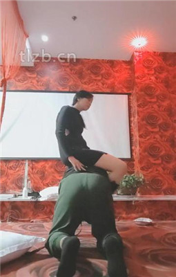 图片[4]_【小奶糖】内裤套头/长靴踩狗爪/鞭打_绳艺库视频下载