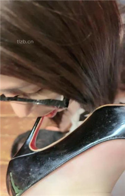 图片[7]_【一诺大小姐】情侣奴-奴下奴-桌底踩踏喂食/高跟踩虐_绳艺库视频下载