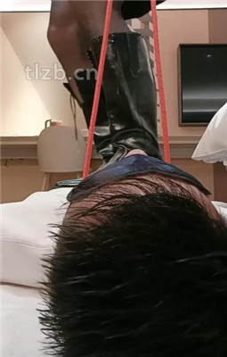 图片[3]_【米小唐】靴子黑丝玩虐地毯狗_绳艺库视频下载