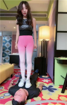 图片[3]_【双胞胎萌萌大人s】重刑专场-运动鞋踩踏/提档/捆绑/耳光/脚插嘴_绳艺库视频下载