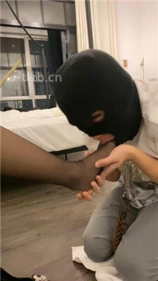 图片[14]_【可儿女王】黑丝高跟美腿跪舔_绳艺库视频下载