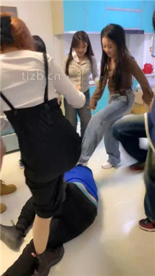 图片[10]_【精神小妹】幸运大转盘-群殴-踢踹踩跺/耳光坐头_绳艺库视频下载