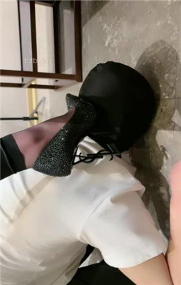 图片[8]_【花兮玥】茶室tj-跪舔高跟/圣水泡黑丝咀嚼_绳艺库视频下载