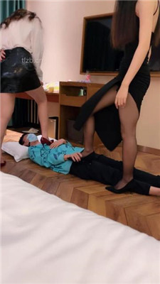 图片[2]_【宸宸】双S-高跟全体重踩踏【双视角版】_绳艺库视频下载