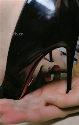 图片[17]_【妆主大大】办公室-母畜-高跟肉丝诱惑-耳光/脚插嘴-高跟踩_绳艺库视频下载