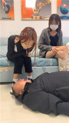 图片[8]_【精神小妹】双S-素人学生主-脏鞋脏袜臭脚辱_绳艺库视频下载