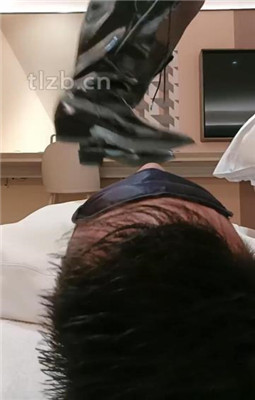 图片[6]_【米小唐】靴子黑丝玩虐地毯狗_绳艺库视频下载