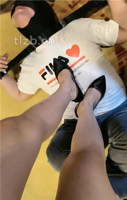 图片[18]_【馨雅】反绑/嘴叼高跟/虐乳/耳光/高跟踩踏/裸足深喉_绳艺库视频下载