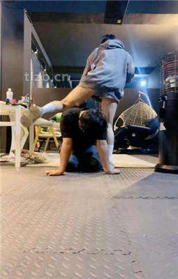 图片[7]_【冰诺】运动鞋白袜S-骑马爬行/踩狗爪_绳艺库视频下载